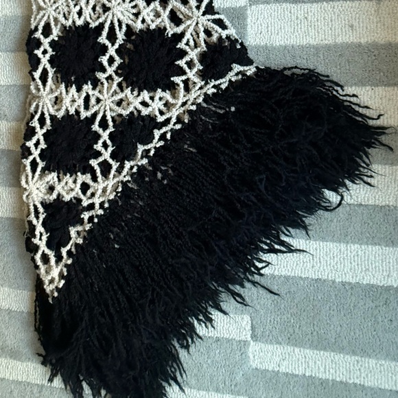 Beautiful Zadig & Voltaire Crochet Shawl - Picture 5 of 9